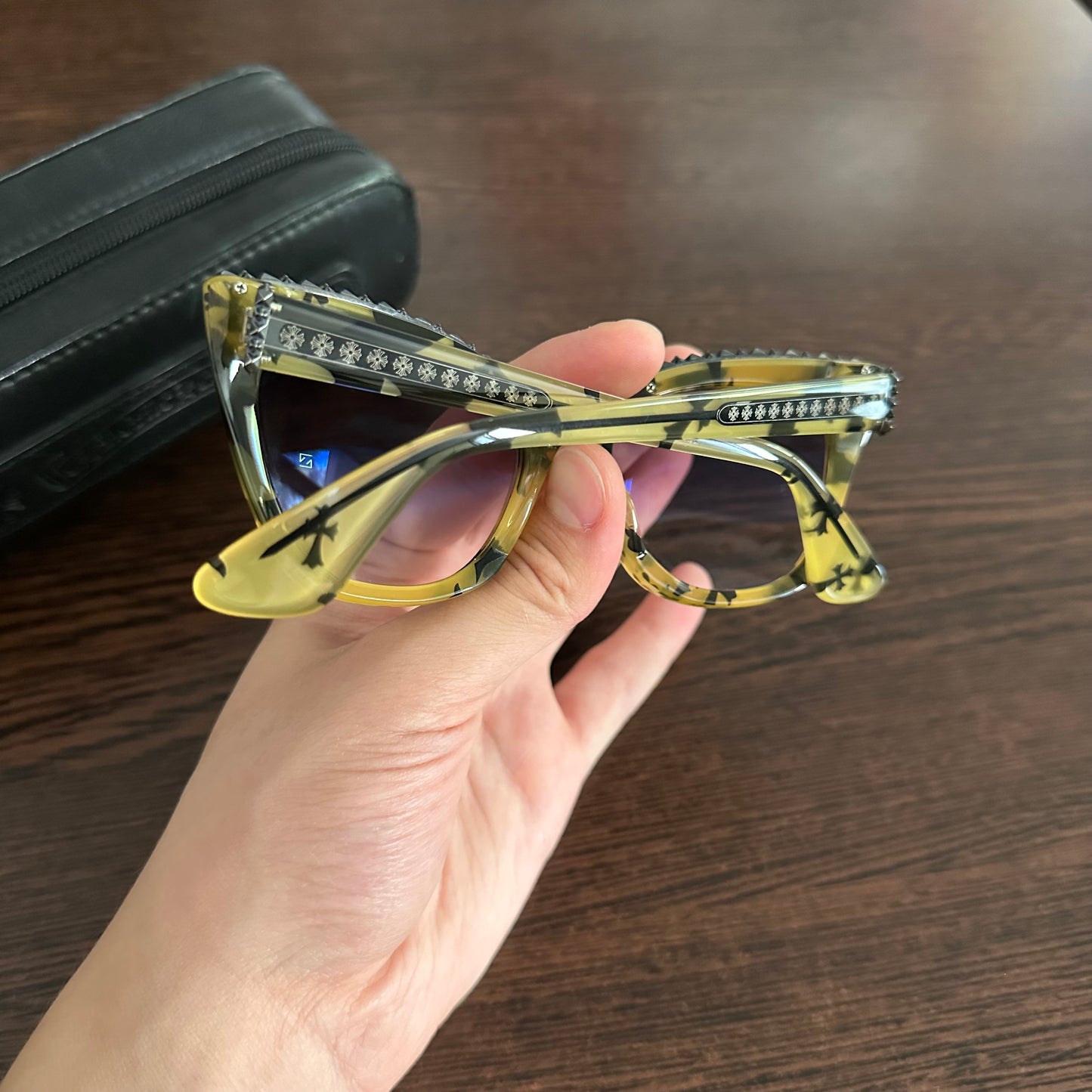 CHROME HEARTS GLITTER GOO I Beige Cross Pattern Sunglasses