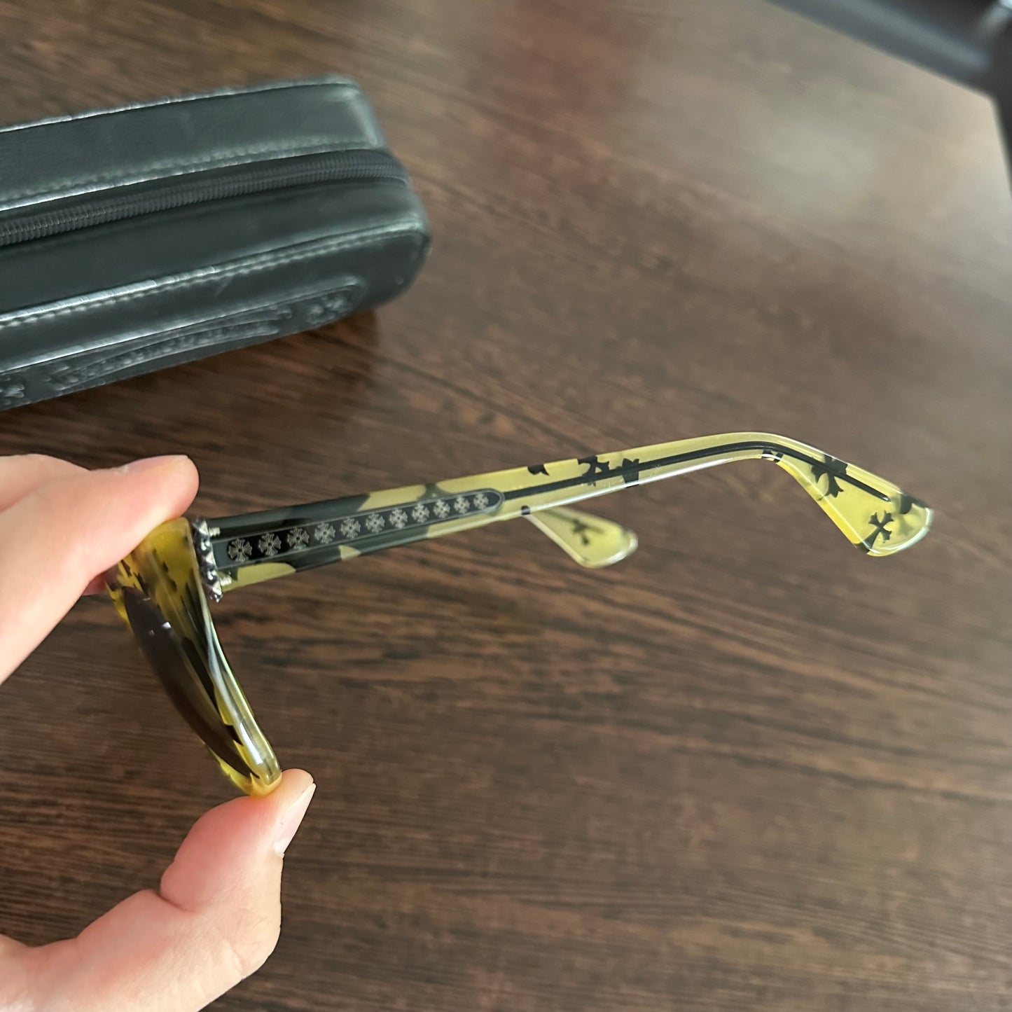 CHROME HEARTS GLITTER GOO I Beige Cross Pattern Sunglasses