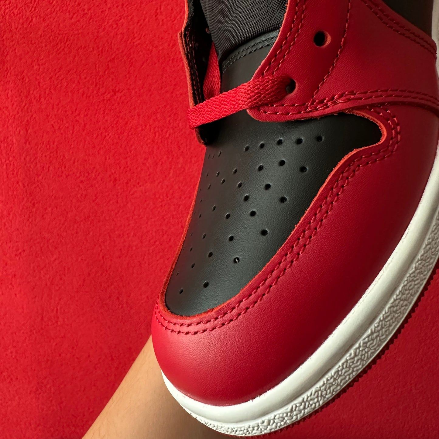 Jordan 1 Retro High ‘85 Varsity Red